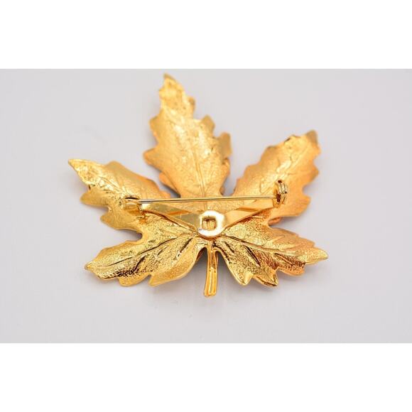 Vintage Maple Leaf Pin Brooch Black Enamel Shiny Gold Tone Autumn 1990s BinAH - Picture 11 of 12